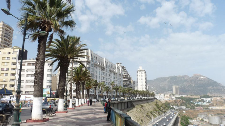Une photo du front de mer à Oran